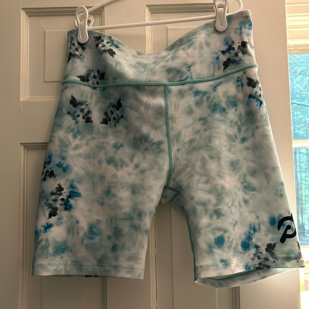Peloton large diamond tie dye cycling shorts
